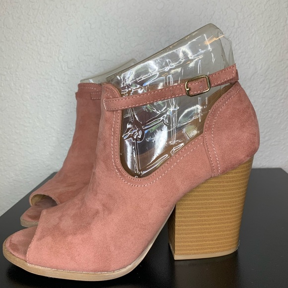 Quipid Peep toe Bootie - Picture 2 of 4